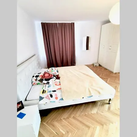 Sunshine Parkside Hideaway - 3 Bedroom - By Upstairs Krakow Exterior photo