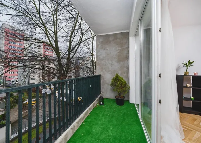 Sunshine Parkside Hideaway - 3 Bedroom - By Upstairs