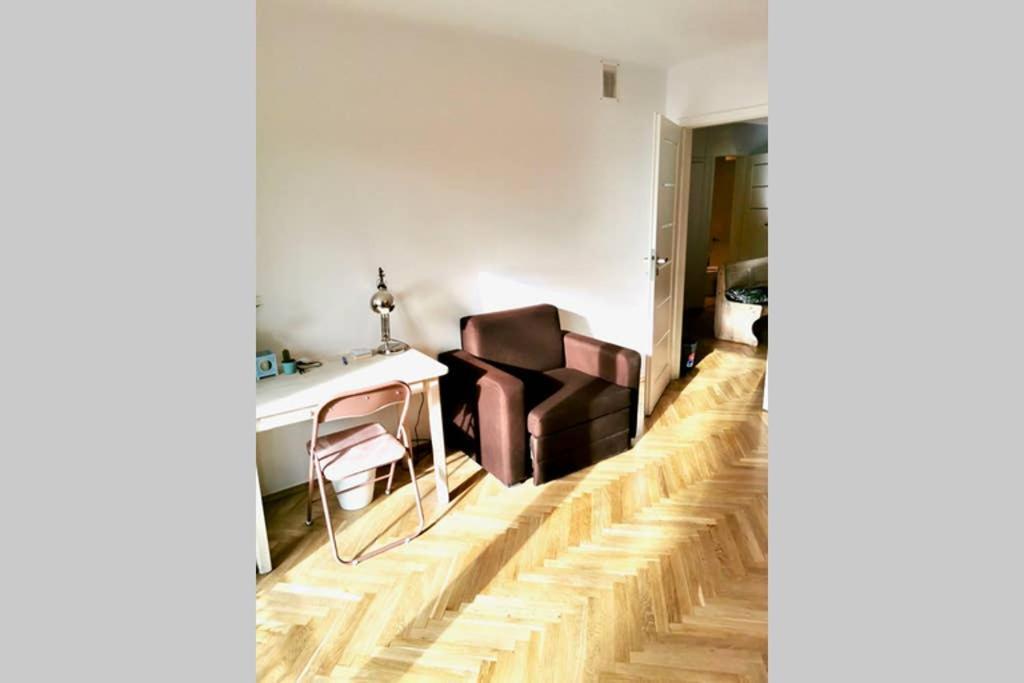 Sunshine Parkside Hideaway - 3 Bedroom - By Upstairs Leilighet