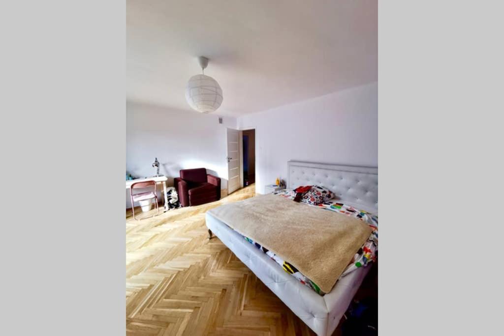 Sunshine Parkside Hideaway - 3 Bedroom - By Upstairs Leilighet
